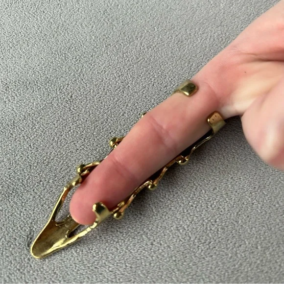 Gold Tone Long Finger Claw Ring ~ Brand New! - Picture 3 of 9